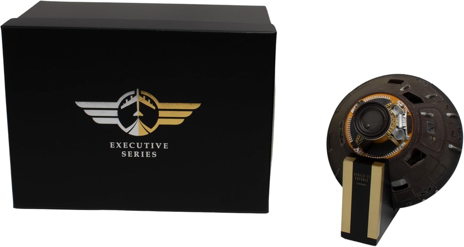 Daron Executive Series Apollo 11 Capsule Model – 1:25 Scale, Officially Licensed NASA Spacecraft Replica, Injection-Molded Resin with Display Stand | Museum-Quality Collectible